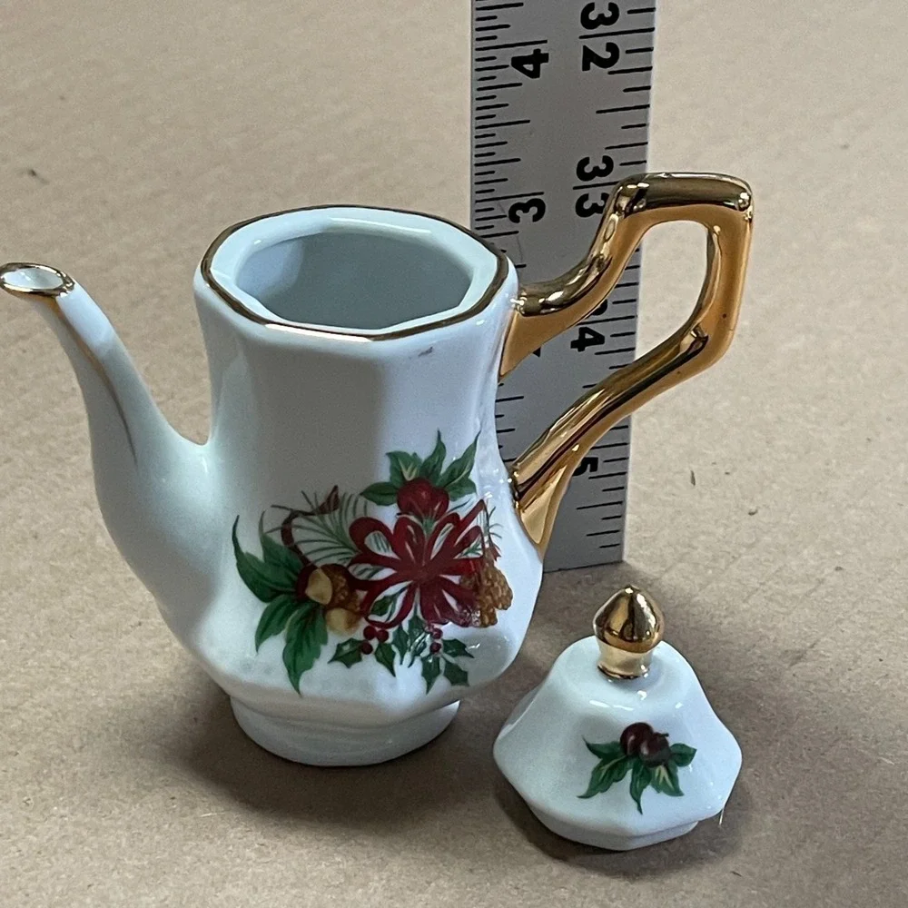 Formalities Christmas Poinsettia 10‎ Piece Mini Tea Set by Baum Brothers